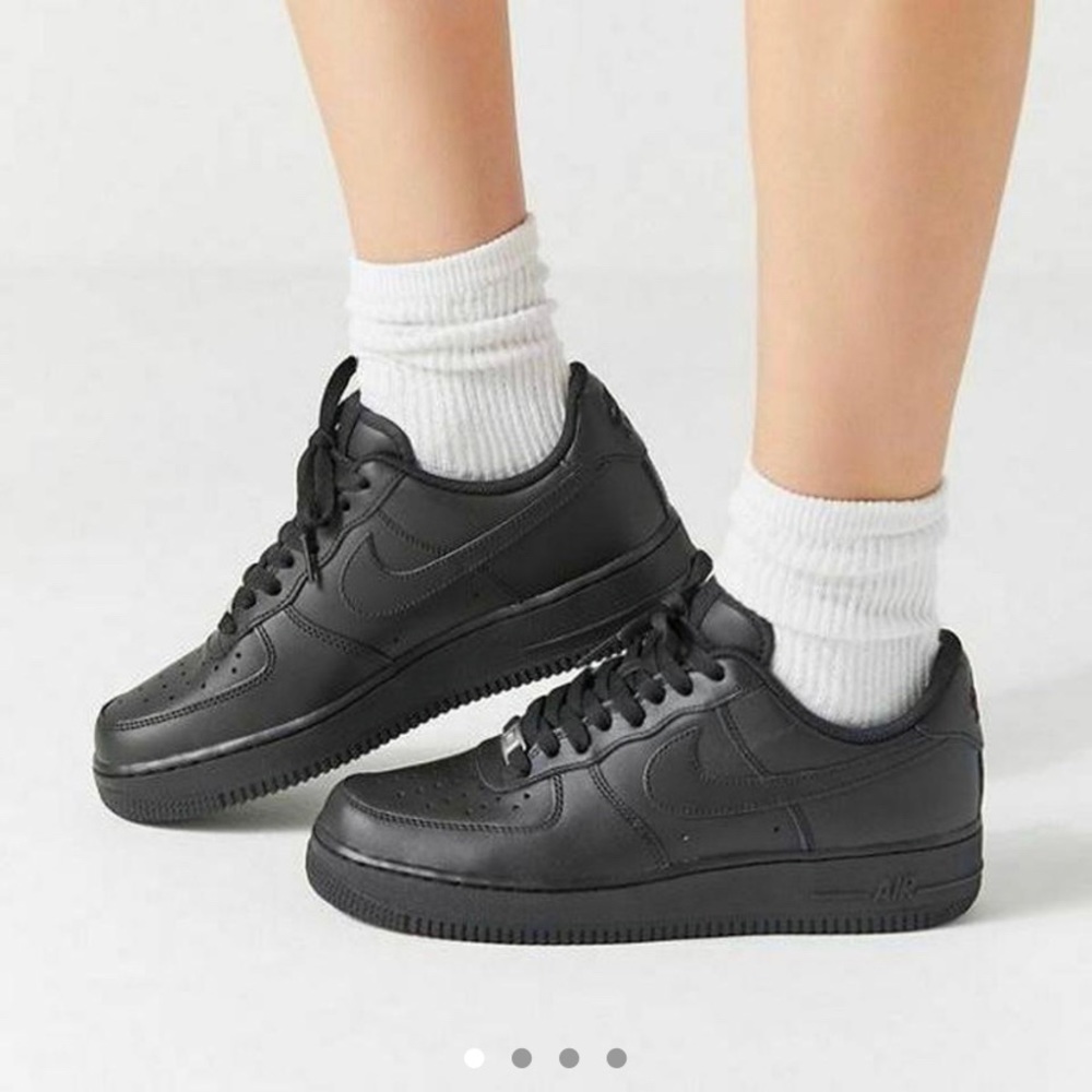 BLACK AIR FORCE 1s